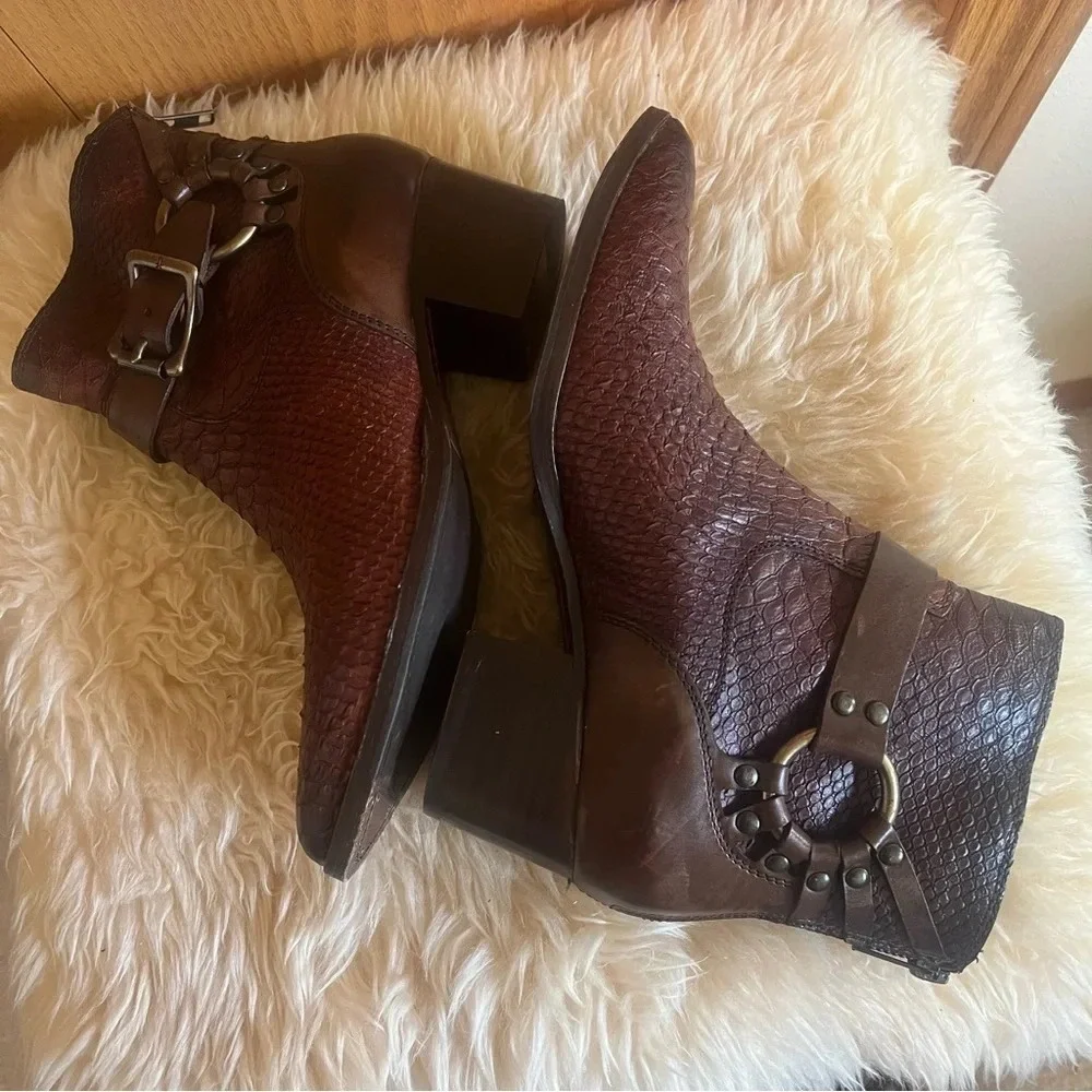 Frye Zoe Ring Leather Short Boots Sz-7 - Picture 4 of 9